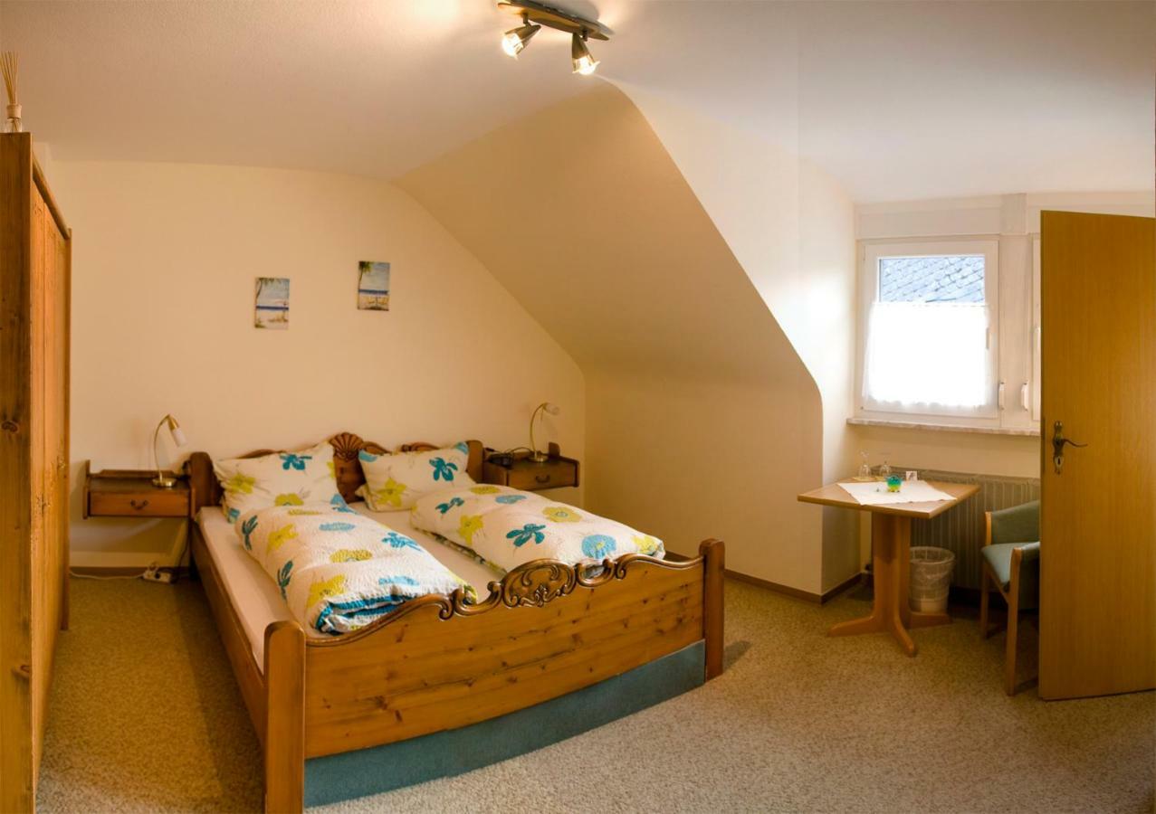 Kuehn'S Gaestehaus Pünderich Buitenkant foto